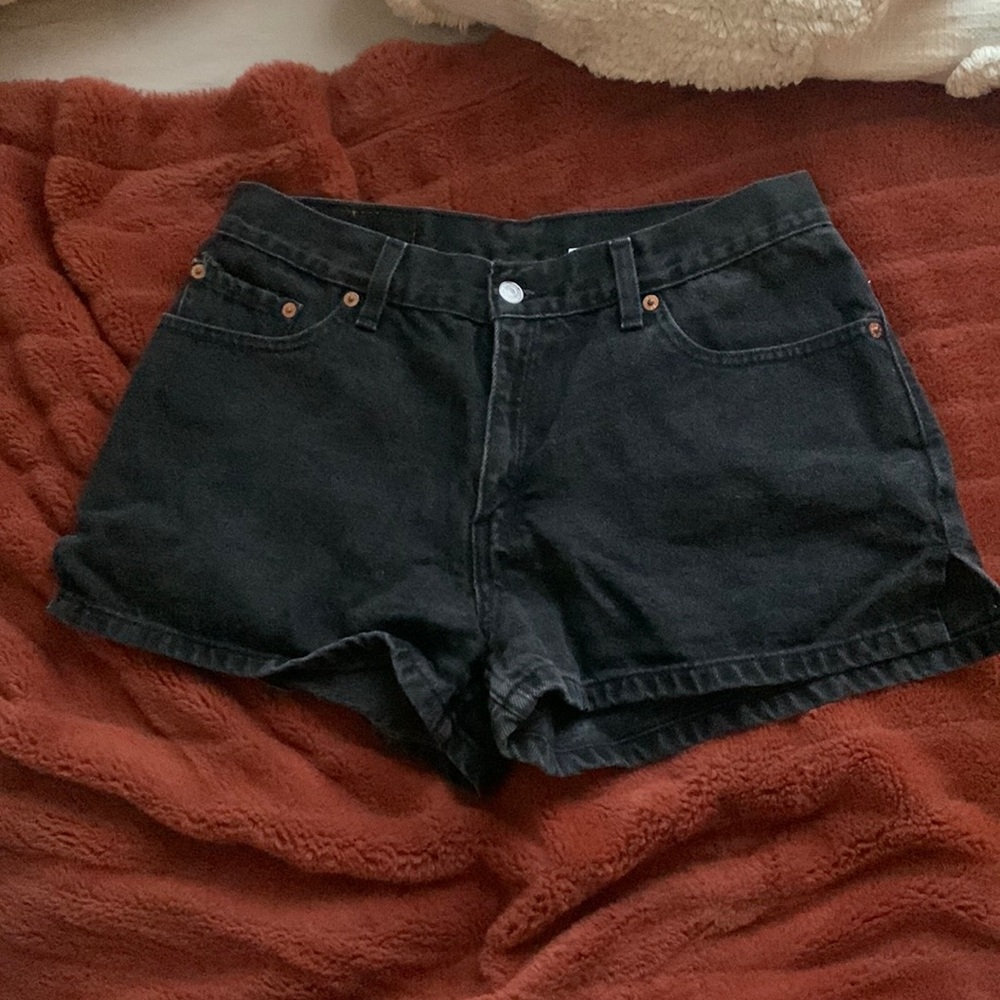 Black wash levi shorts